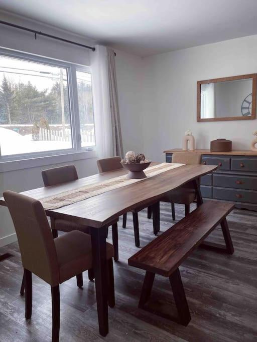Private Cottage With Huge Private Dog Park! Barrys Bay エクステリア 写真