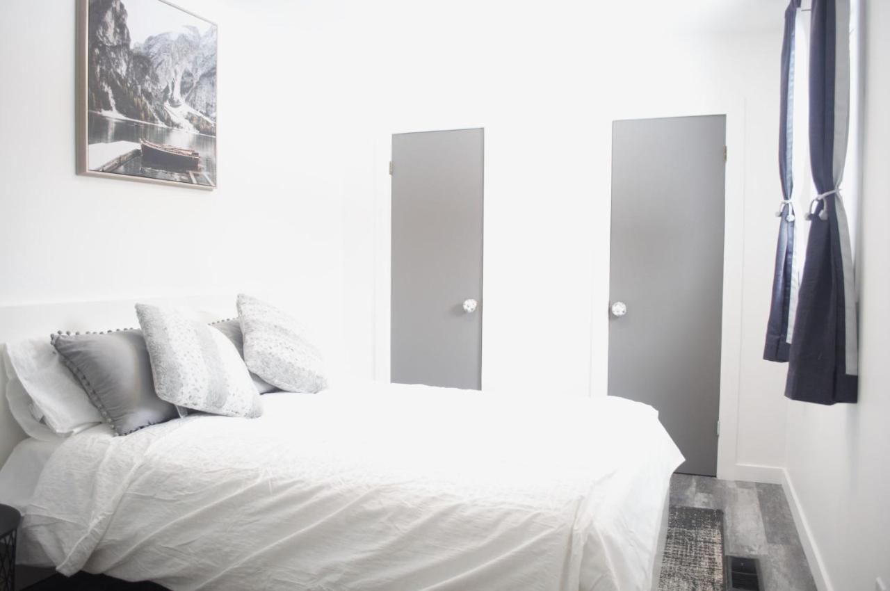 Private Cottage With Huge Private Dog Park! Barrys Bay エクステリア 写真